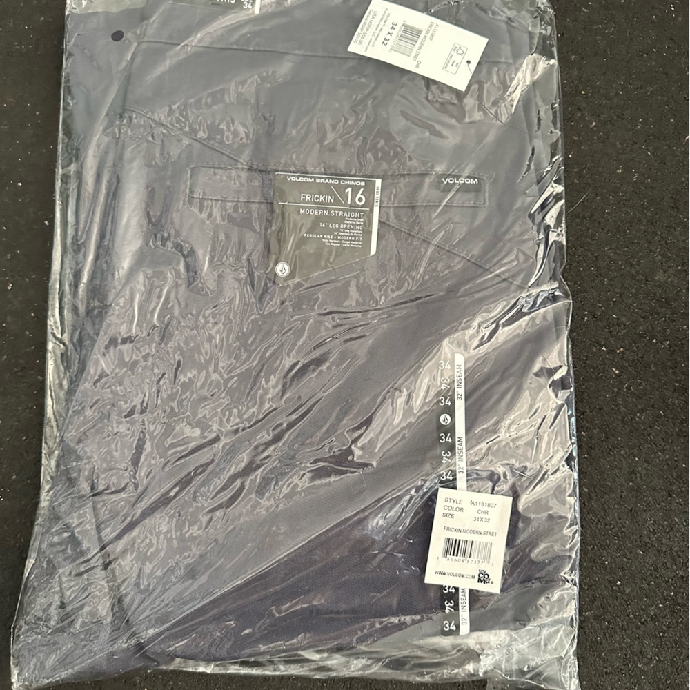 Brand new 34x32 Volcom frickin chino pants
